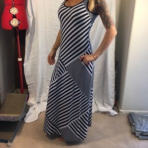Faded Glory Black/White maxi dress